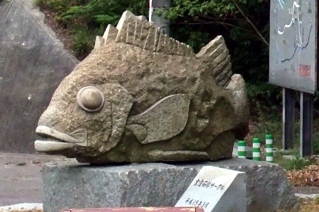 しまなみ海道・大島の石のオブジェ