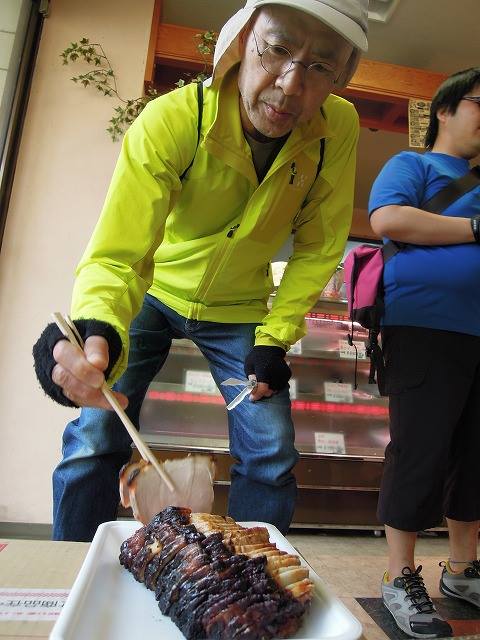 大島の西屋の焼豚を食べてみる