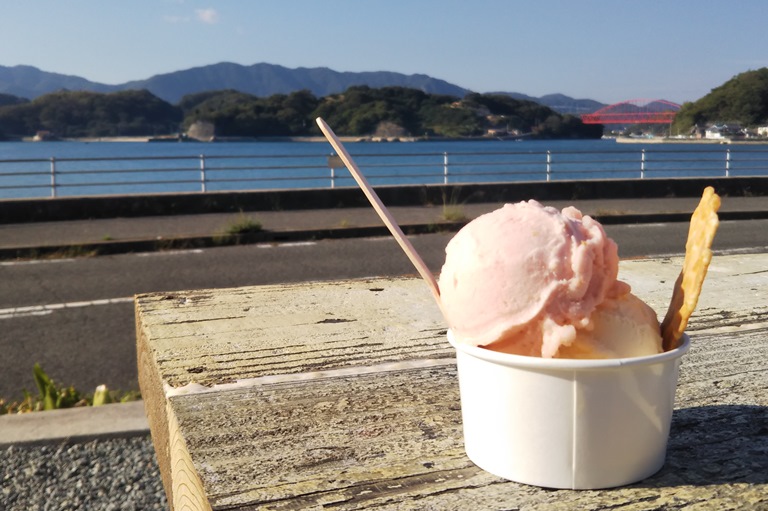 しまなみ海道・向島のアイスクリーム店 ツブタサンクのアイスクリーム